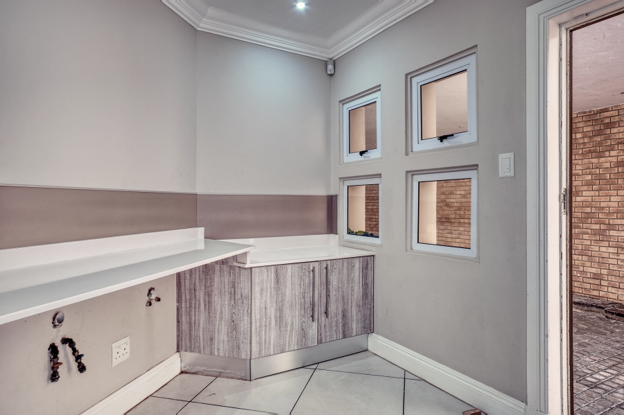 5 Bedroom Property for Sale in Blue Horizon Bay Eastern Cape